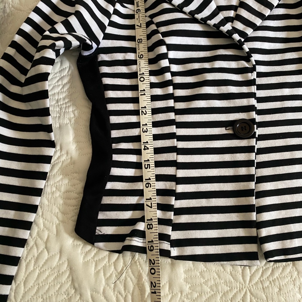 Hi lo jacket - Picture 7 of 7